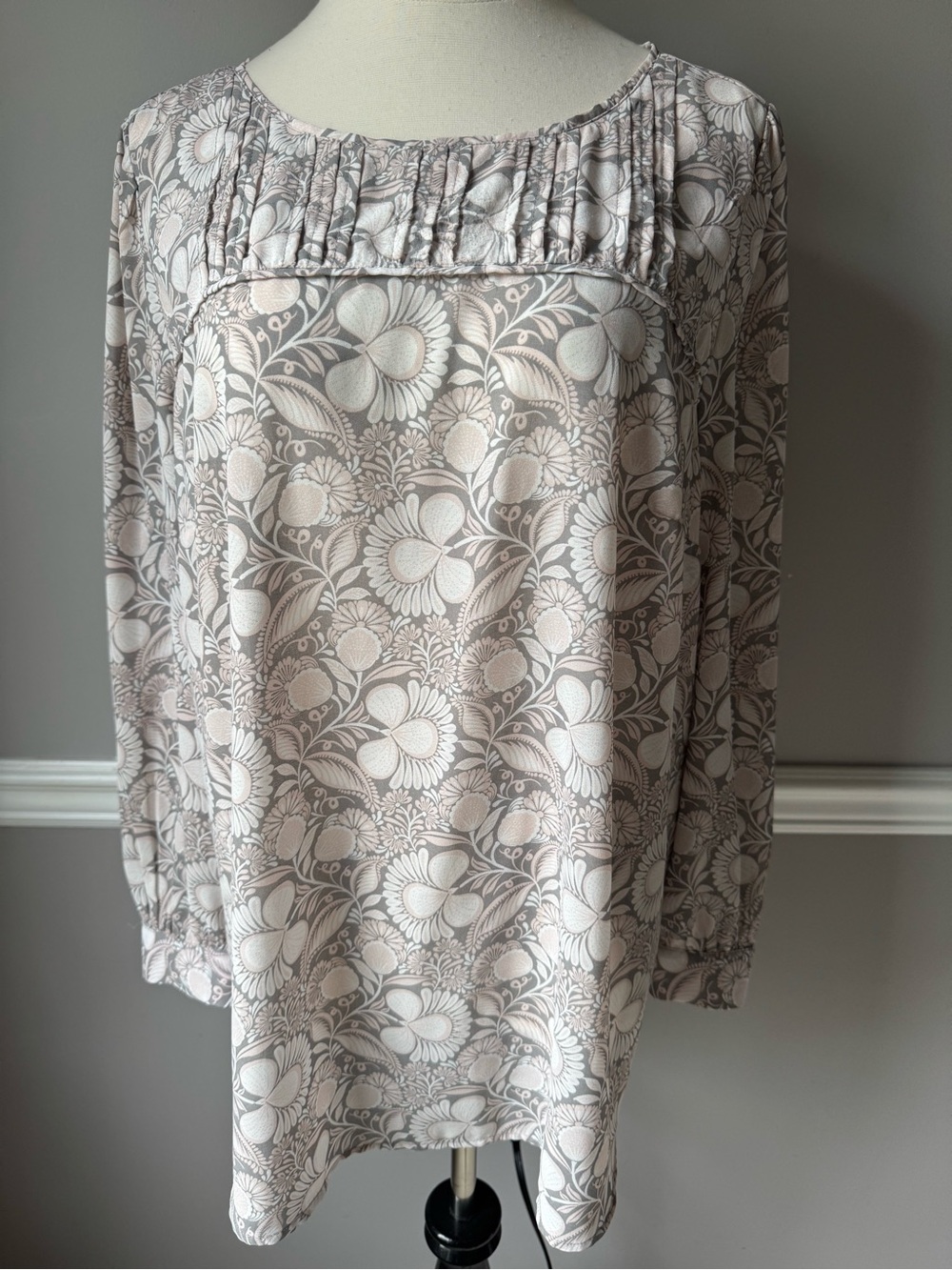 Department: Women, Category: Tops